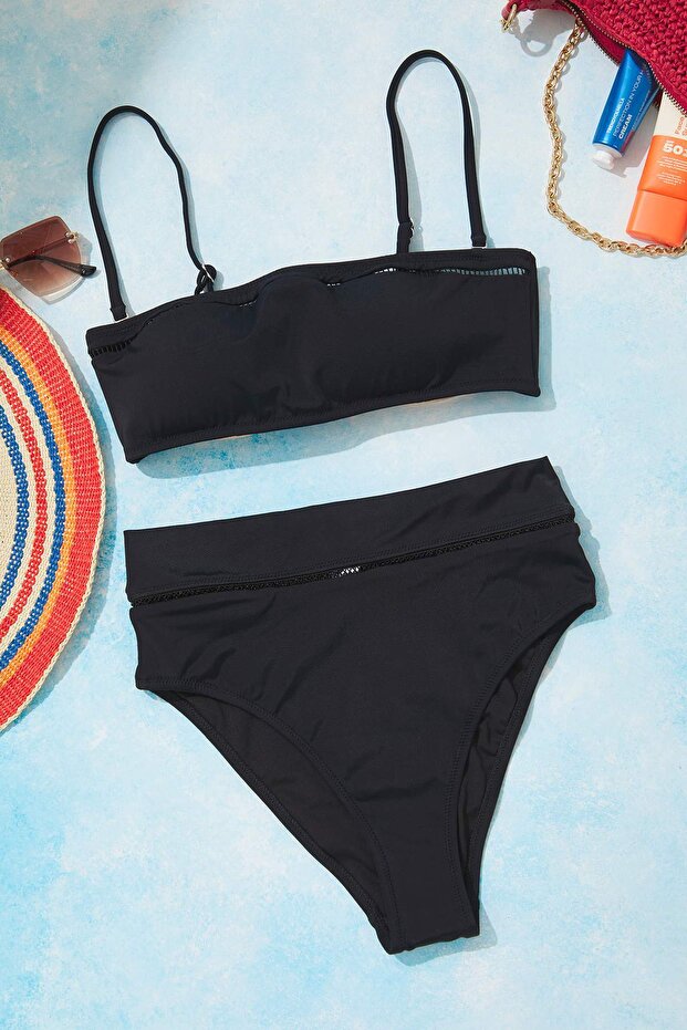 Siyah Şeritli Straplez Kaplı Bikini Üstü TBESS25BU00066 - 1