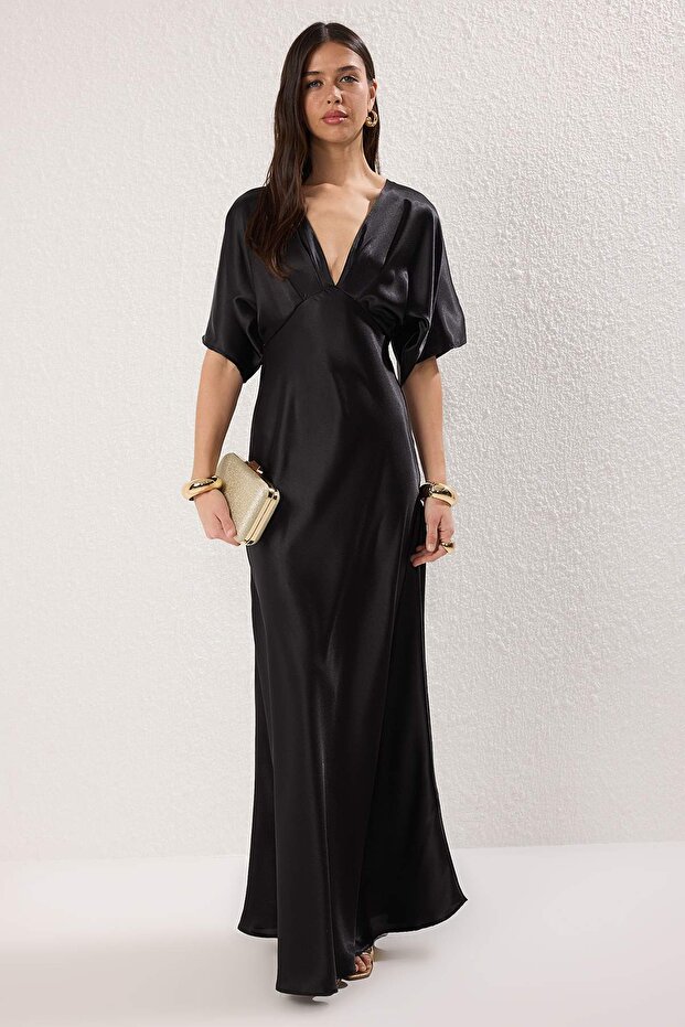 Black V-Neck Woven Satin Maxi Evening & Graduation Dress TPRSS25AE00113