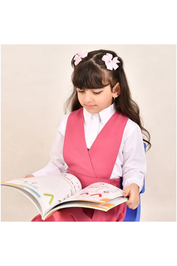 Plain pink primary school apron with a triangular cut and slits on both sides - 1