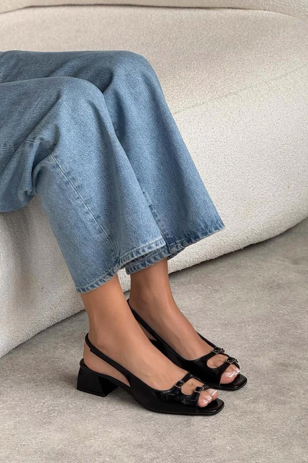 Carla Double Buckle Detail Heel Women's Daily Shoes Black