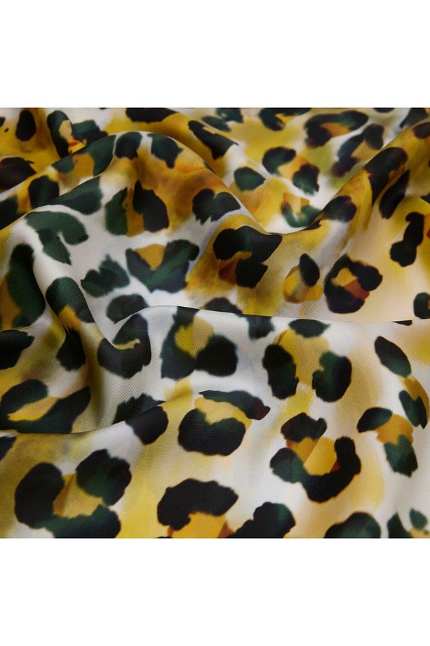 Sarı Sanatsal Leopar Desenli Twill İpek Eşarp - 2