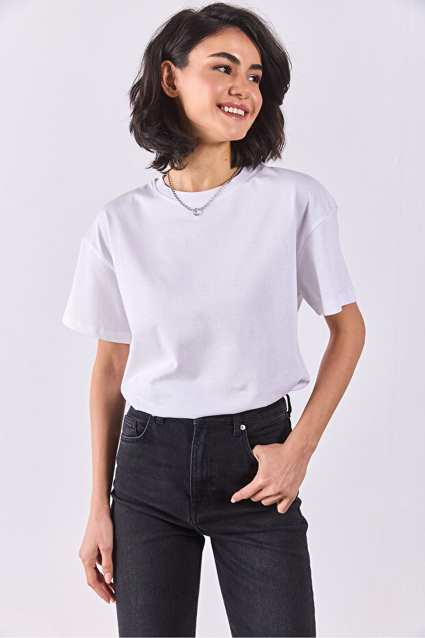 Bisiklet Yaka Oversize Rahat Kalıp Basic Tişört - BEYAZ - 8