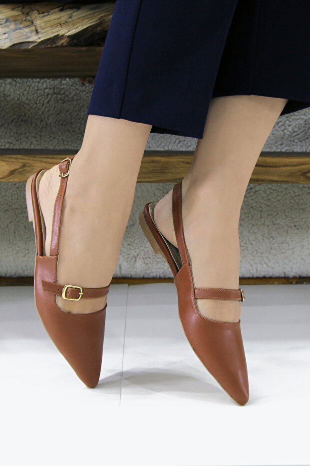 Women's Single Strap Buckle Pointed Toe Ballerinas