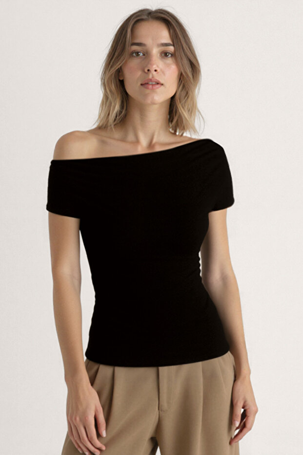 Kayık Yaka Bluz - 4