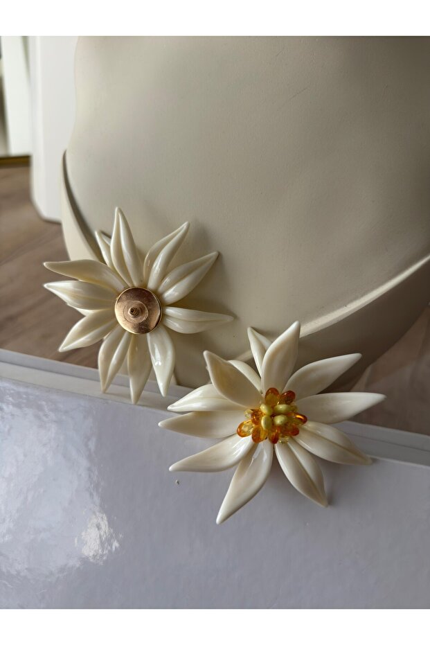 أقراط الزهرة - 2