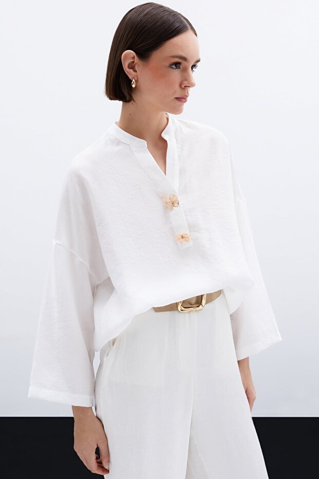 Floral Accessory Linen Blouse - Ecru