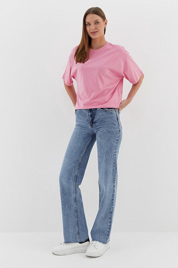 تيشيرت أساسي كبير الحجم باللون الوردي - 2