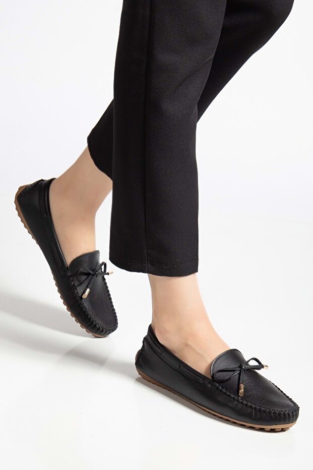 Women's Genuine Leather Classic Loafer - Black
