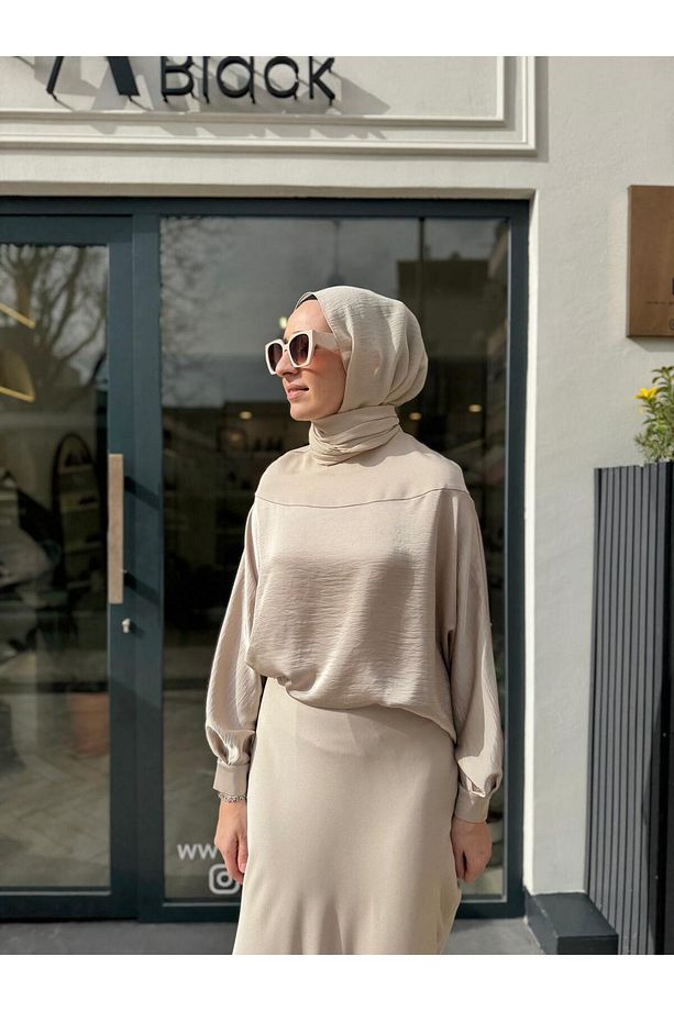 Krep Saten Dökümlü Sand Etekli Kadın Takım Bej - 4