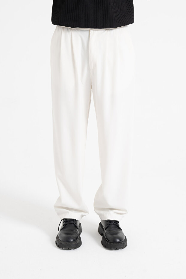 Baggy Fit Pleated Fabric Trousers