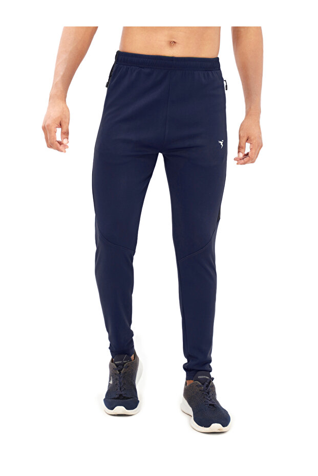 بنطال رياضي رجالي بقصّة Slim Fit مع تقنية TECHNO DRY