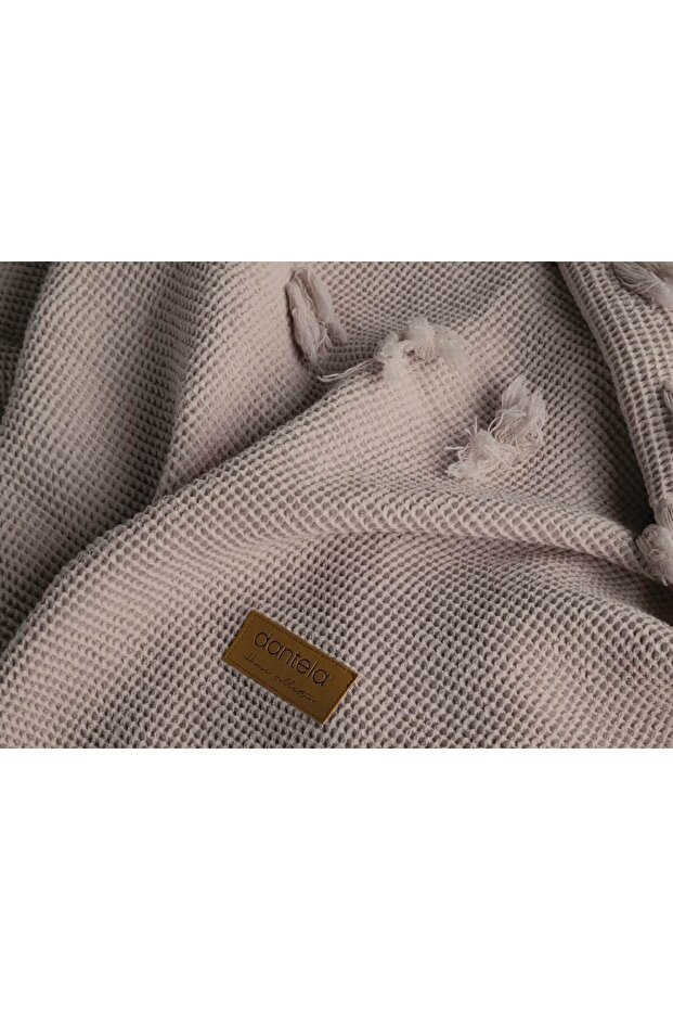 مفرش سرير PlumePompon - بيج غامق - 2