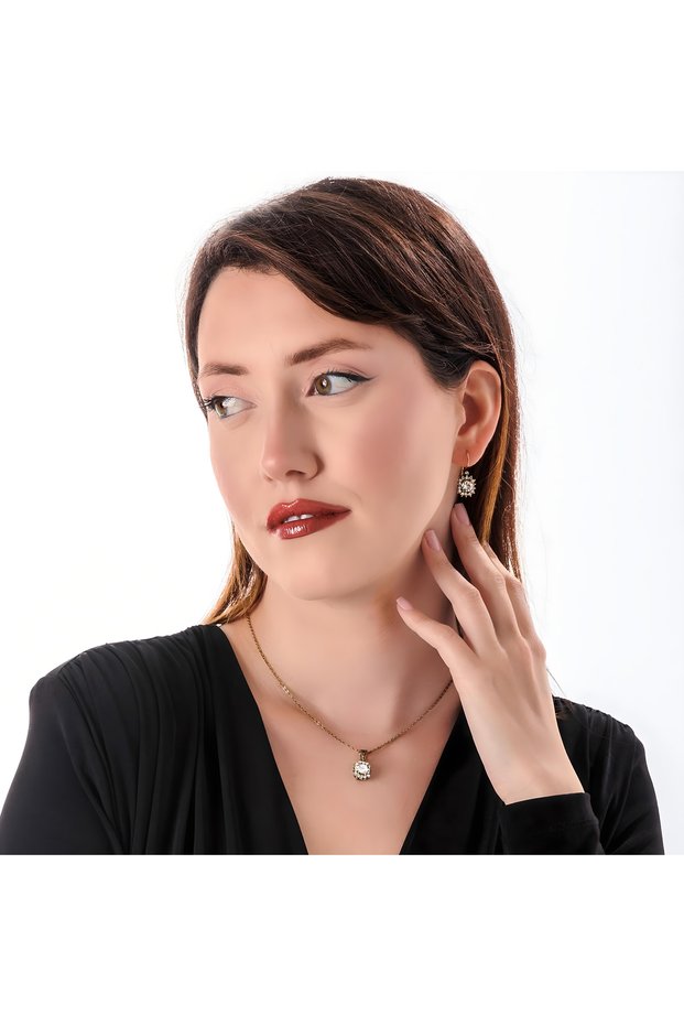 Harmony Baguette Women's 2-Piece Jewelry Set Earrings Necklace Set Copper Hand Made Crystal Stone Does Not Turn Black