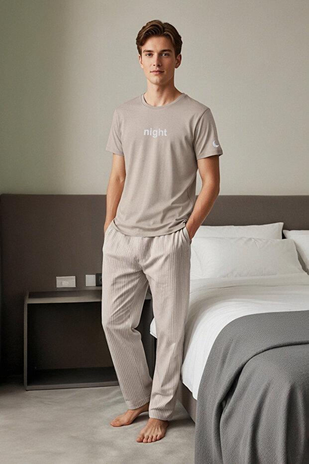 Bej Regular Fit Baskılı Altı Çizgili Örme Pijama Takımı THMAW21PT0393 - 1