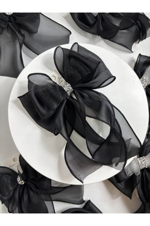Black Stone Detailed Bow Buckle