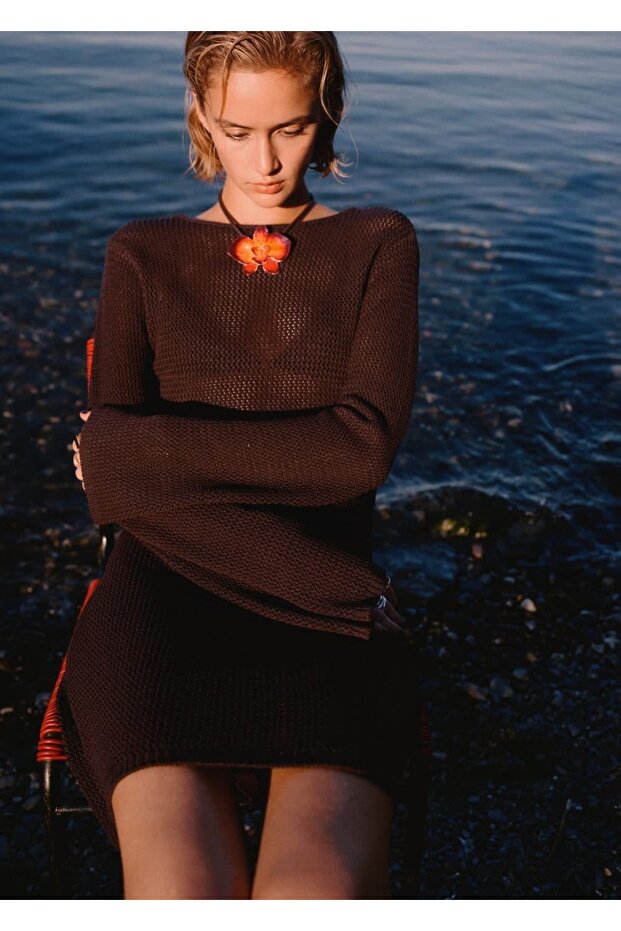 Sırtı açık kroşe elbise - 6