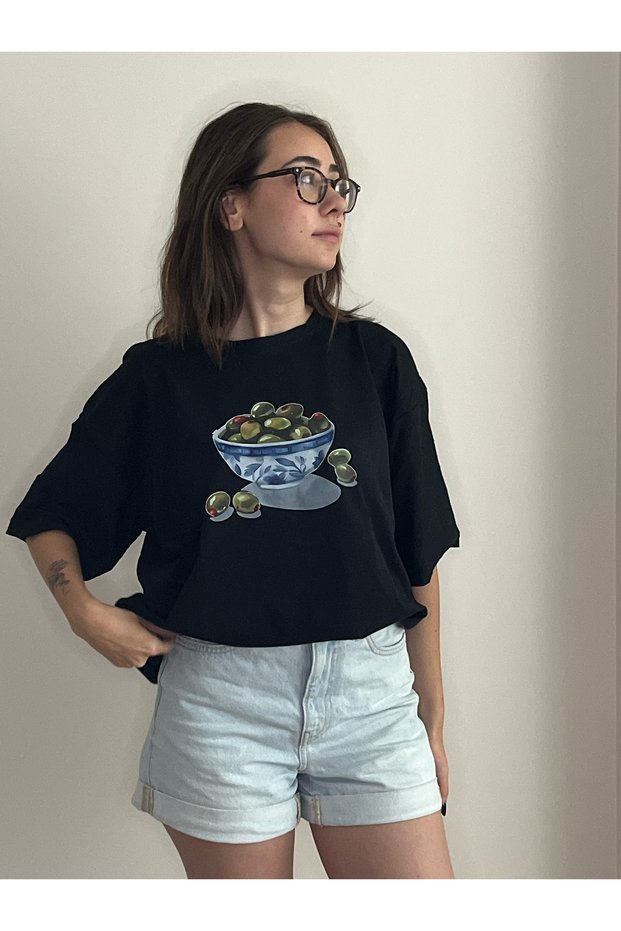 -تي شيرت كبير الحجم مطبوع عليه OLIVE VINTAGE