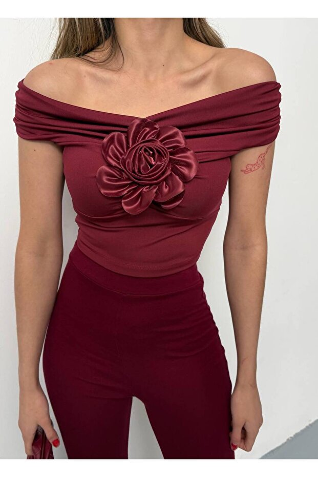 Gül Aksesuarlı Madonna Yaka Dalgıç Bluz - 2