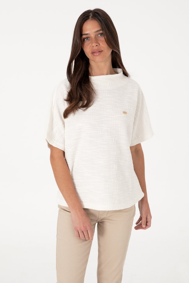 Women's Ecru Mock Neck T-Shirt 50305889-VR019