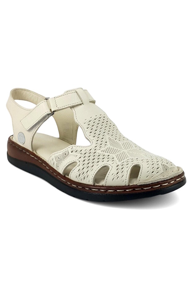 D25Ys-02550 Cream Skin Leather Closed Front Women's Comfort Sandals