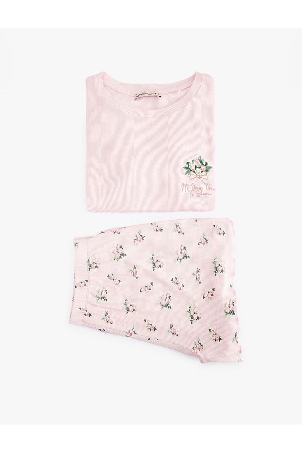 Viskon Kumaş Bisiklet Yaka Kısa Kollu Çiçekli Şortlu Pijama Takımı - 3