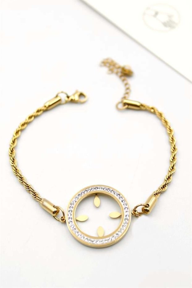 Gold Quarter Bracelet: Eye-Catching Jewelry with Luxurious and Exquisite Details