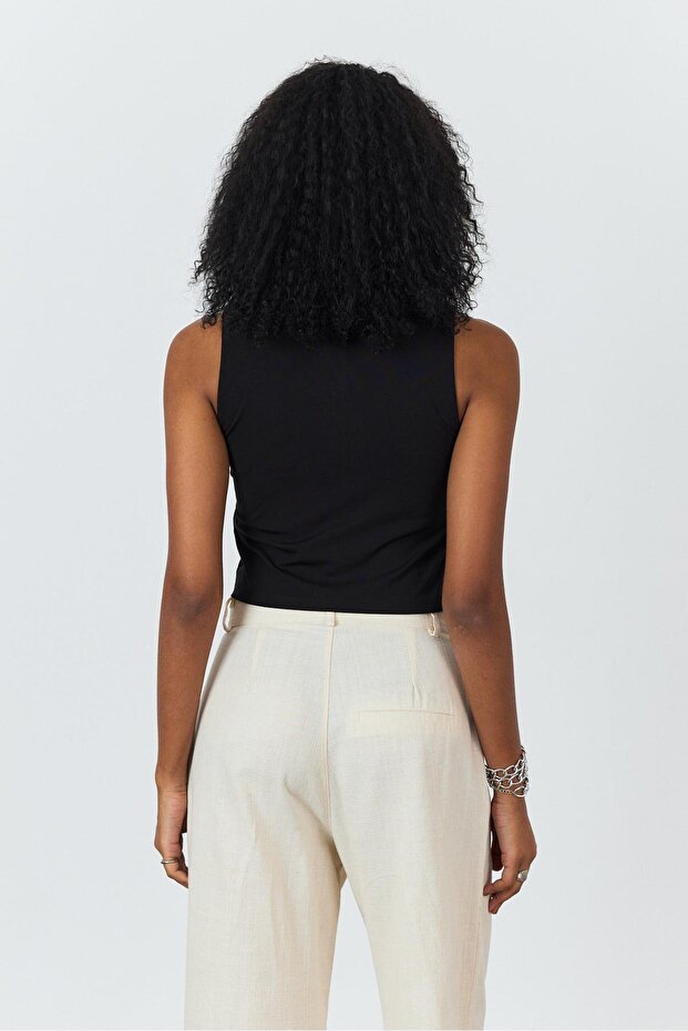 Siyah Önü Düğmeli Bluz - 5