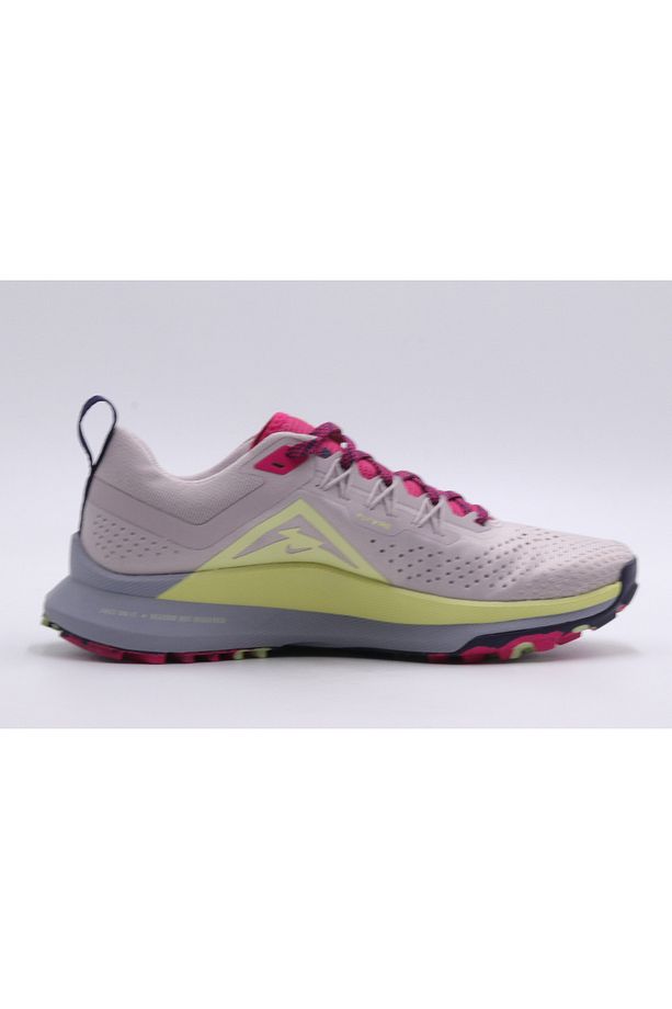 W React Pegasus Trail 4 - 3