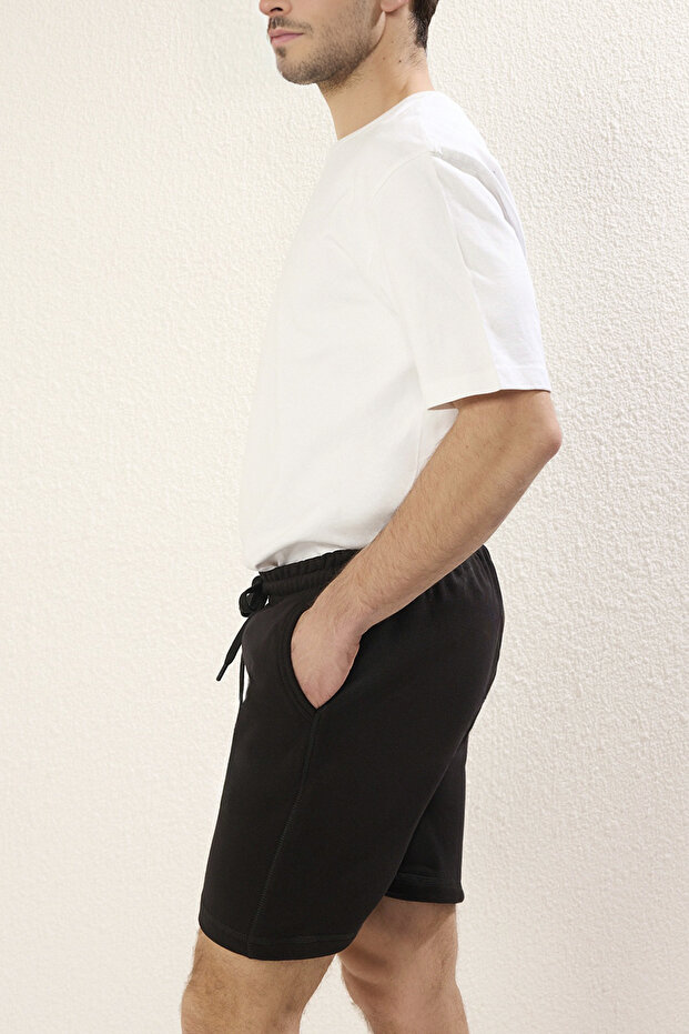 Siyah Regular/Normal Kesim Basic Karyoka Dikişli Şort & Bermuda TMNSS25SR00021 - 2