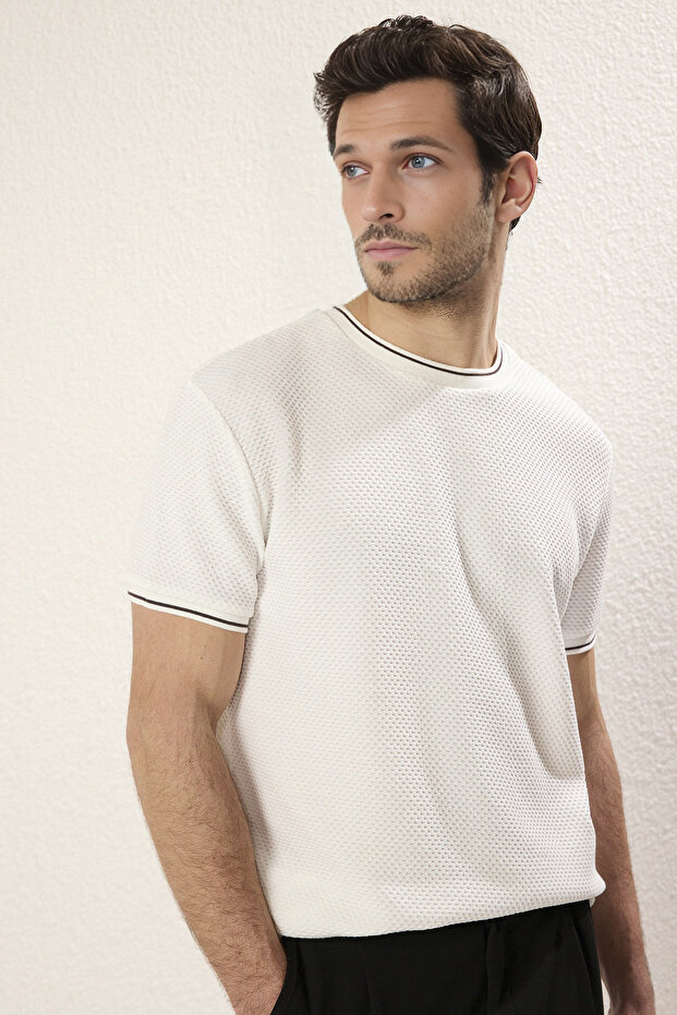 Beyaz Regular/Normal Kesim Dokulu Triko Bantlı T-Shirt TMNSS25TS00042 - 2