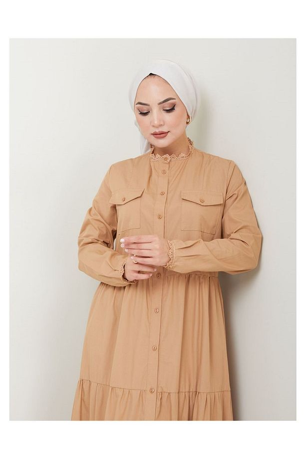 Dantelli Doğal Kumaşlı Boydan Düğmeli Kot Elbise Camel - 4