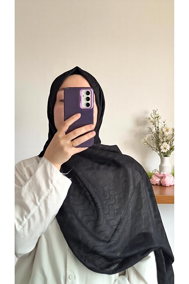 Zigzag Pattern Shawl - Black - 1