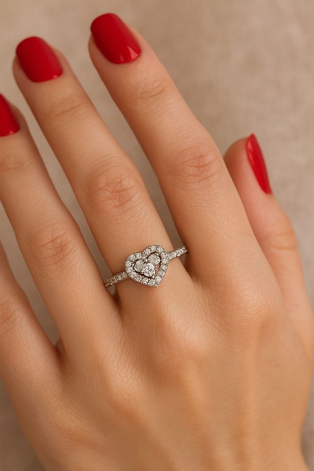 Kalp Motifli 0.24 Ct Pırlanta Yüzük – 18 Ayar Beyaz Altın,JTR Güvencesiyle - 2