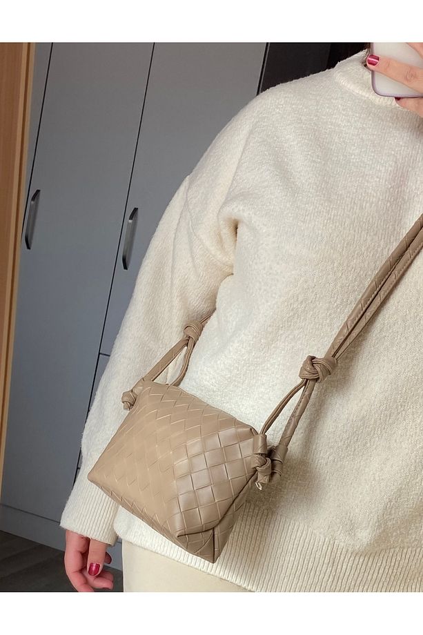 Çapraz Askılı Örgü Model Kadın Çantası - 8