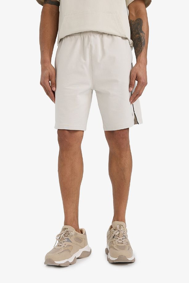 DeFactoFit Standart Fit Sporcu Kısa Paça Şort D7842AX25SP - 1