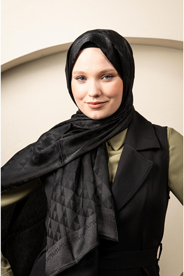 Triangle Pattern Shiny Jacquard Shawl Black - 1