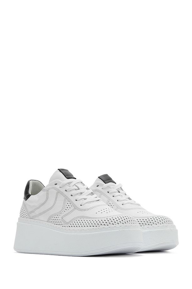 Kadın Beyaz Beğcıklı Kalın Tabanlı Deri Sneaker 25SFD371418 - 3
