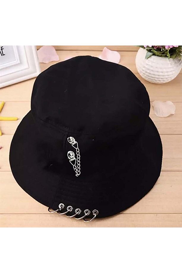 Piercing Ve Zincirli Siyah Bucket Şapka - 2