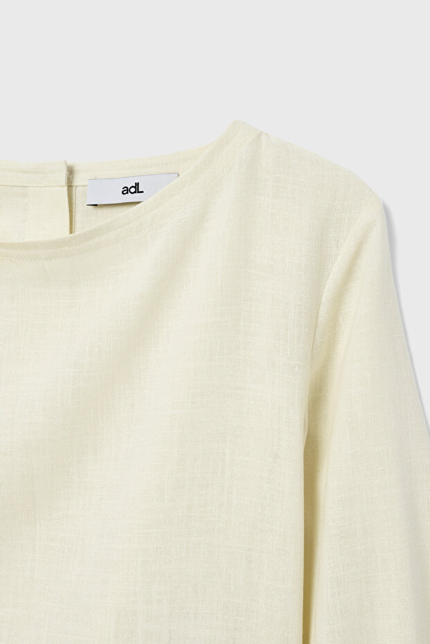 Sırtı Düğmeli Bluz - 7