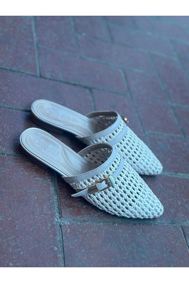 Front Closed Women's Slippers