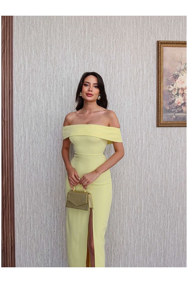 Sarı Dekolteli Yırtmaçlı Elbise - 4