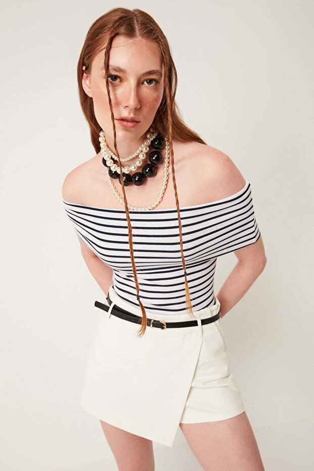 Off-Shoulder Ball - 2