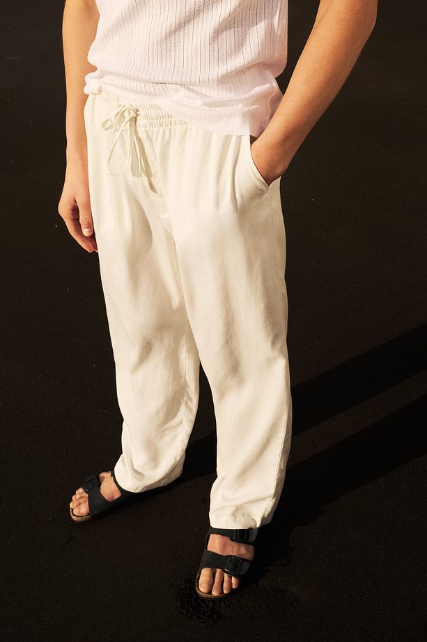 Kolsuz Üst ve Altlı Pijama Takımı - 3