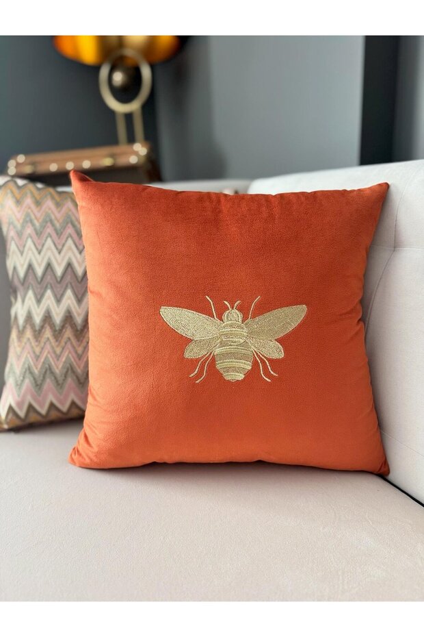 غطاء وسادة مطرز على شكل نحلة - 1