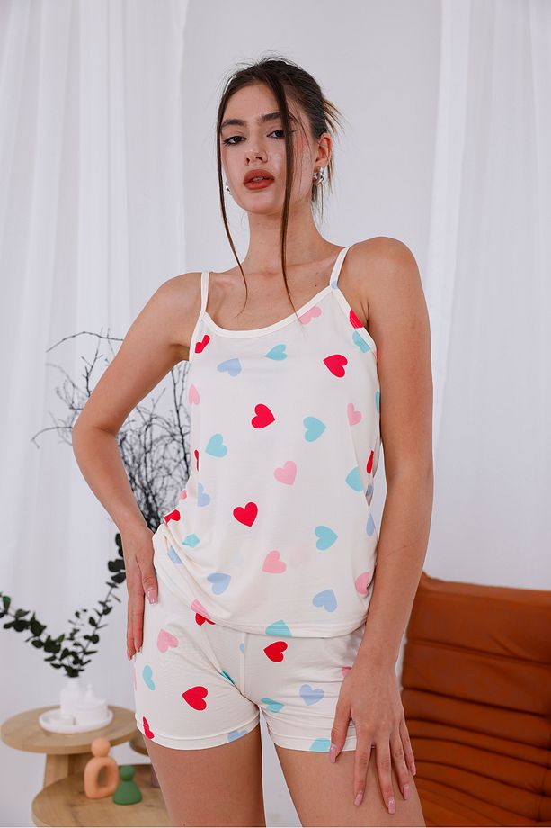 Renkli Kalp Baskılı Yumuşak Dokulu İp Askılı Şortlu Örme Pijama Takımı - 3