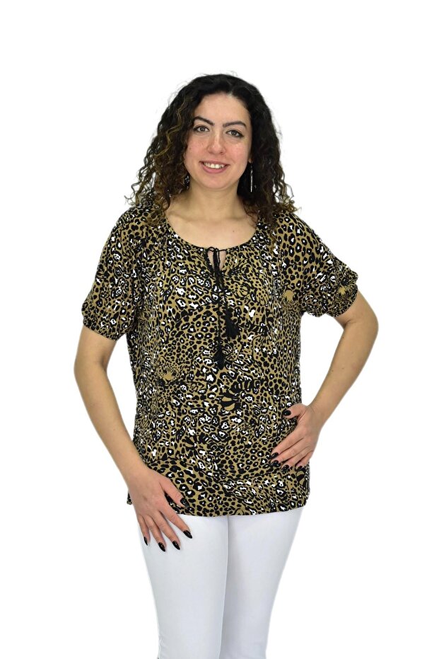 بلوزة نسائية مطبوعة بأكمام قصيرة BGL-ST04702