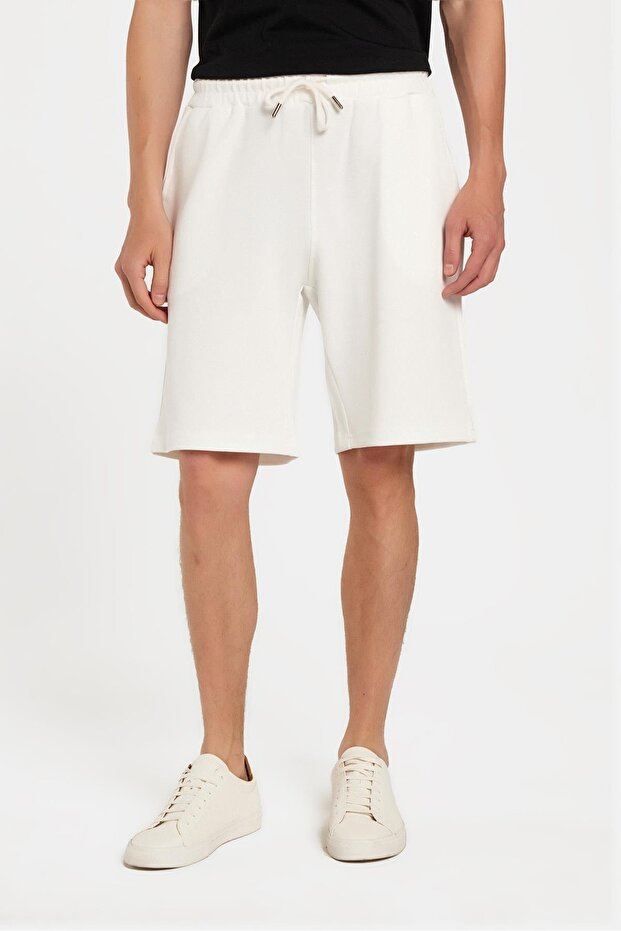 Men's Regular Relaxed Fit Elastic Waist Tied Side Pockets Ecru Bermuda Shorts