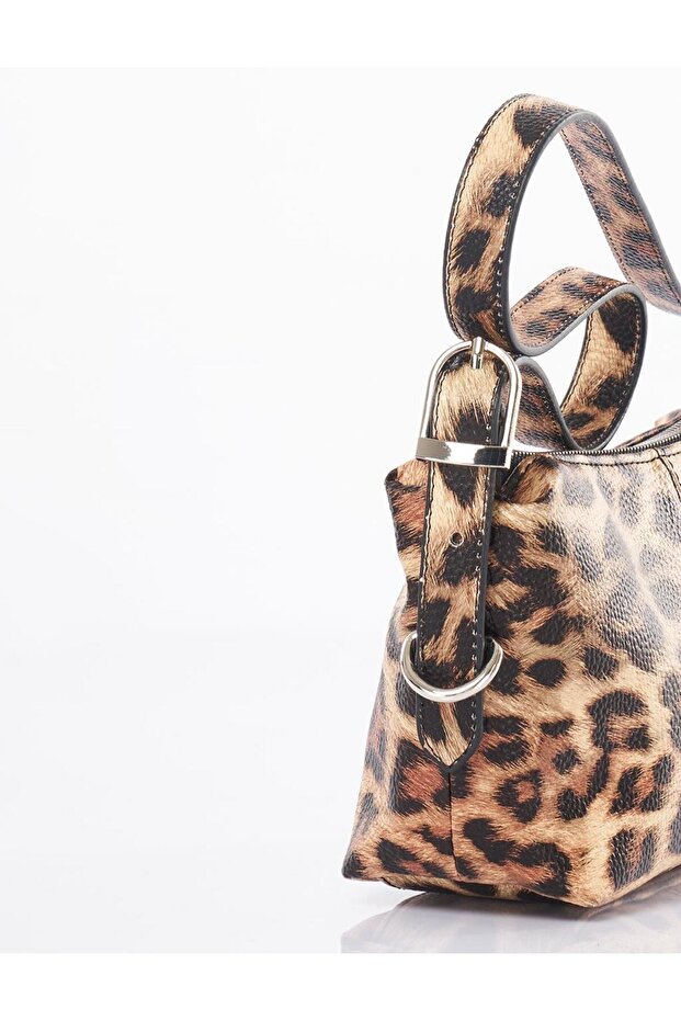 حقيبة كتف بنمط الفهد باللون البني - 5