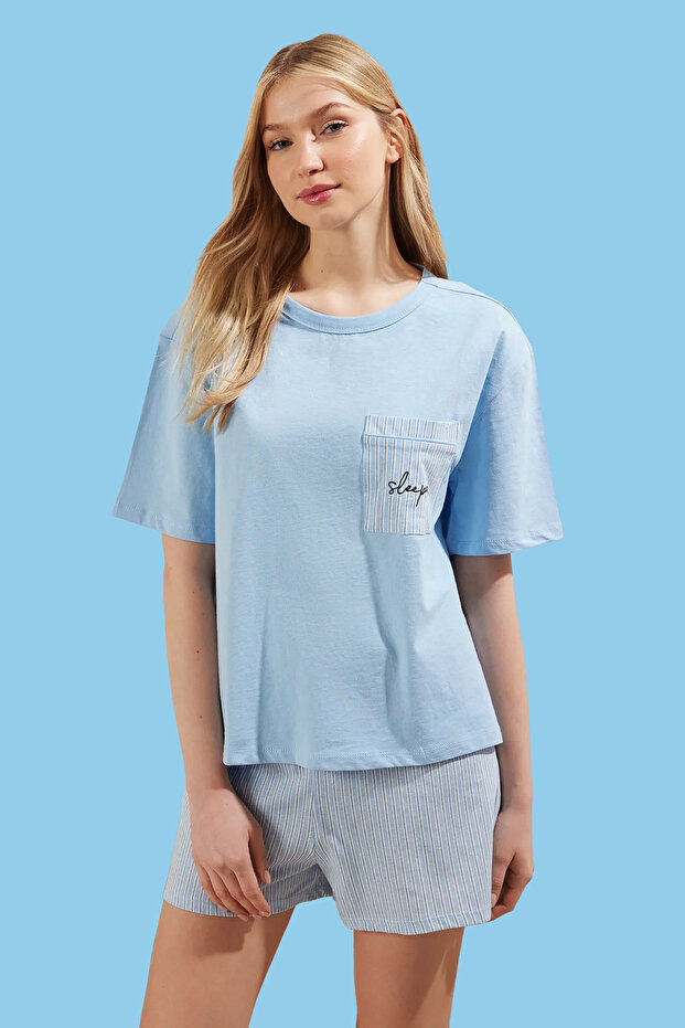 Mavi %100 Pamuklu Çizgili Sloganlı Şortlu Örme Pijama Takımı THMSS25PT00180 - 1