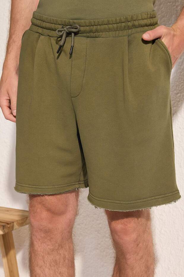 Yeşil Oversize/Geniş Kesim Dikiş Detaylı Şort & Bermuda TMNSS25SR00057 - 3